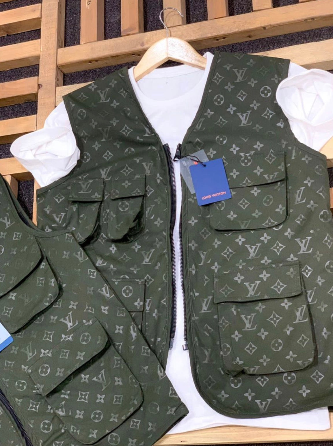 𝗠𝗘𝗡'𝗦 𝗩𝗘𝗦𝗧𝗦