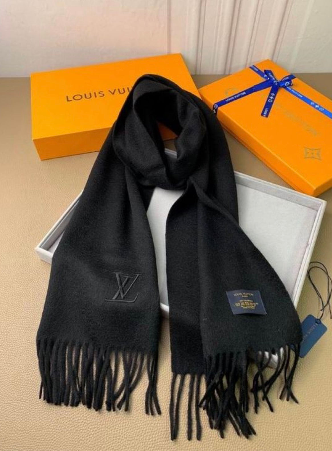 𝗠𝗘𝗡'𝗦 𝗦𝗖𝗔𝗥𝗙𝗦